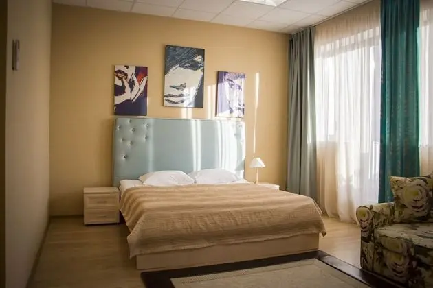 Comfort Tek Büyük Yataklı Oda (incl. Pool access 07AM-11AM)