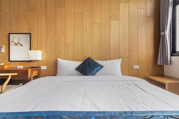 Tek Büyük Yataklı Oda, Balkon, Avlu Manzaralı (Qin Lan)