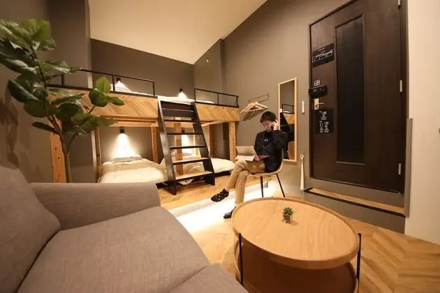 Comfort Dört Kişilik Oda, Sigara İçilmez (2 Single Beds and 1 Double Bed)