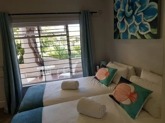 Twin Room (4)