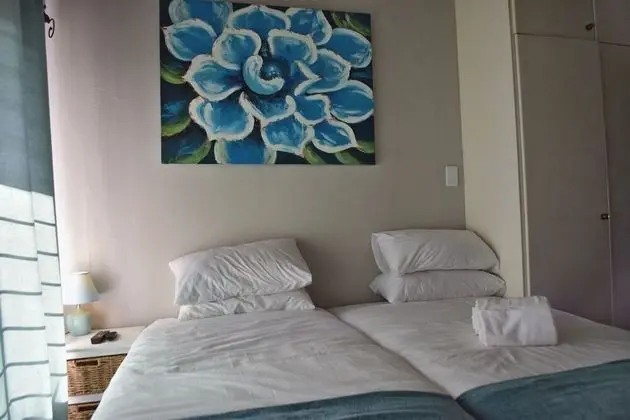 Twin Room (4)
