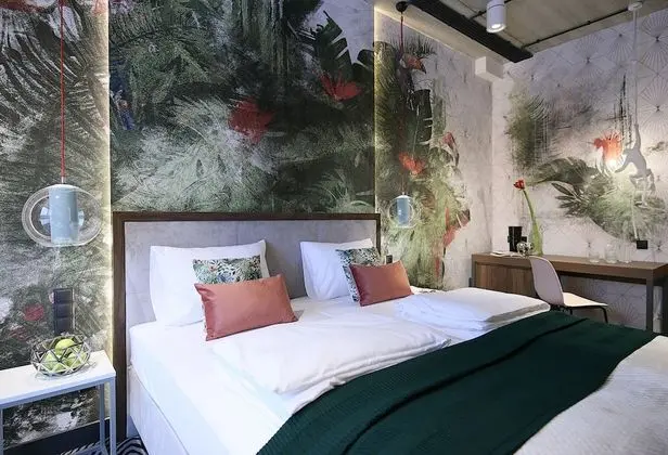 Deluxe Tek Büyük Yataklı Oda