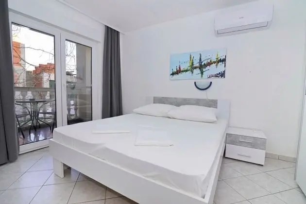 Apart Daire (Zora - garden terrace and grill - A1()