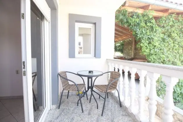 Apart Daire (Zora - garden terrace and grill - A1()