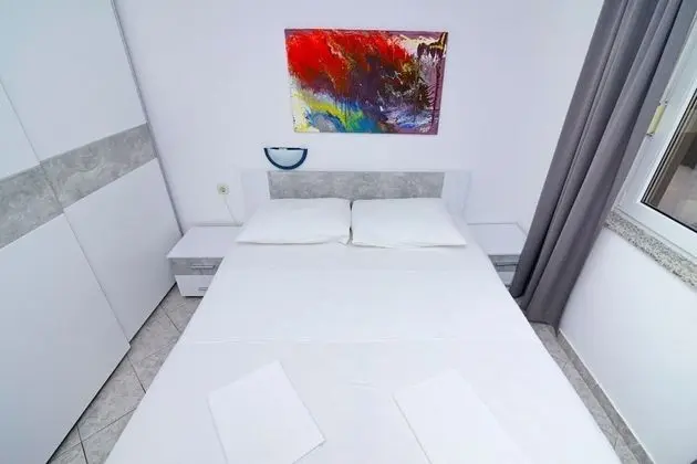 Apart Daire (Zora - garden terrace and grill - A2()