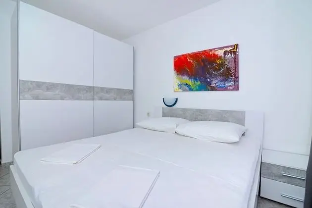 Apart Daire (Zora - garden terrace and grill - A2()