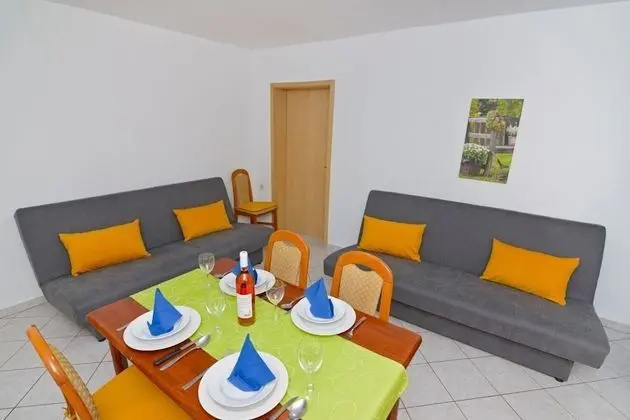 Apart Daire (Zora - garden terrace and grill - A2()