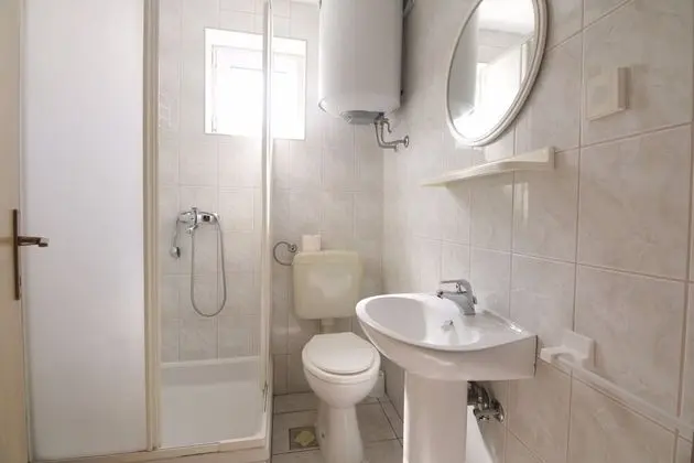 Apart Daire (Zora - garden terrace and grill - A2()