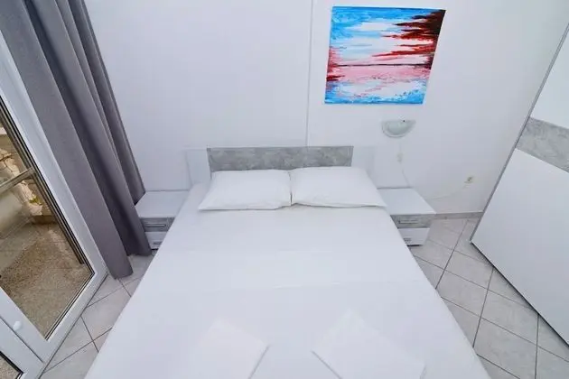 Apart Daire (Zora - garden terrace and grill - A4()