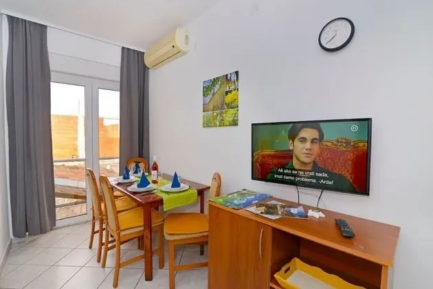 Apart Daire (Zora - garden terrace and grill - A4()