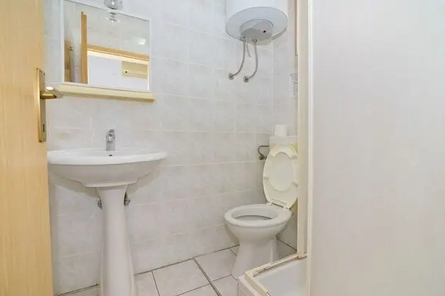 Apart Daire (Zora - garden terrace and grill - A4()