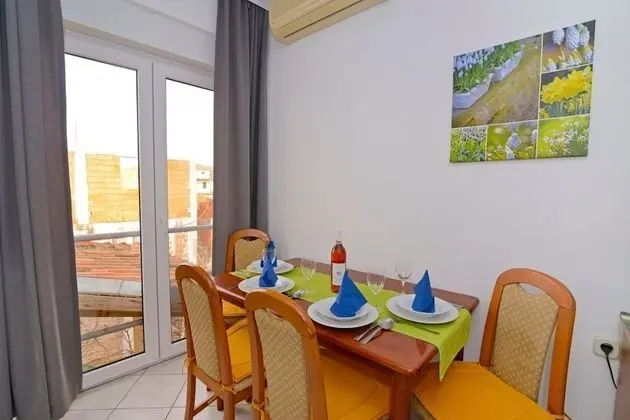 Apart Daire (Zora - garden terrace and grill - A4()