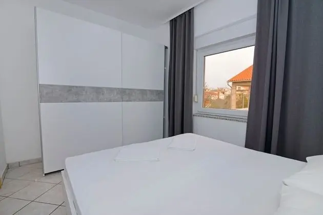 Apart Daire (Zora - garden terrace and grill - A5()