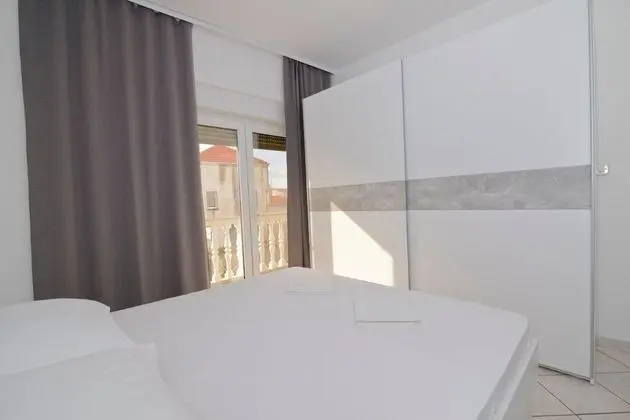 Apart Daire (Zora - garden terrace and grill - A6()