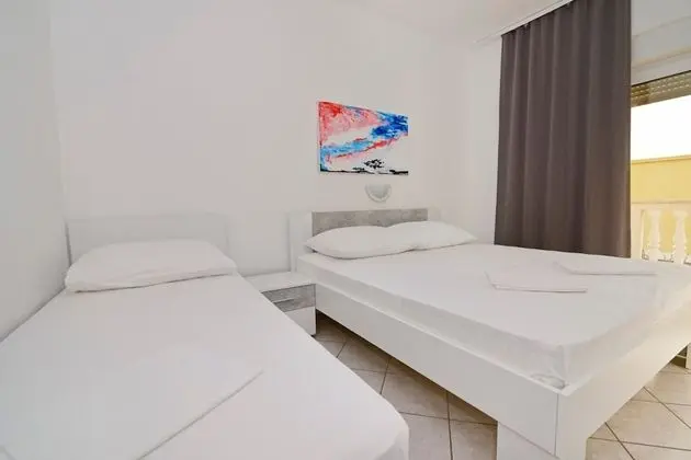 Apart Daire (Zora - garden terrace and grill - A6()