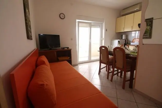 Apart Daire (Zora - garden terrace and grill - A6()