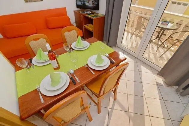 Apart Daire (Zora - garden terrace and grill - A6()