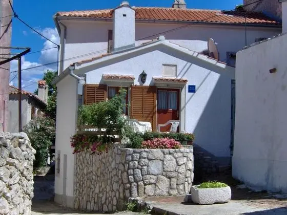 Ev (Two Bedroom Holiday Home with Terrace)