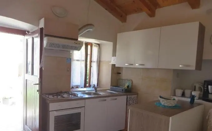 Ev (Two Bedroom Holiday Home with Terrace)