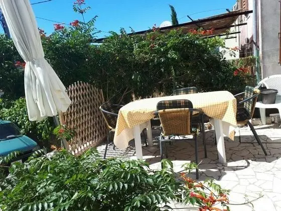 Ev (Two Bedroom Holiday Home with Terrace)