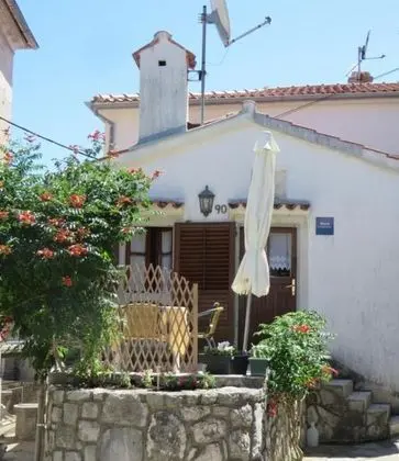 Ev (Two Bedroom Holiday Home with Terrace)