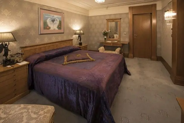 Presidential Suite Custom Oda