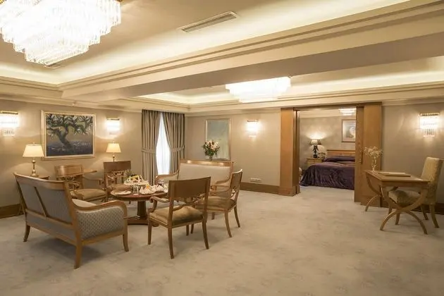 Presidential Suite Custom Oda