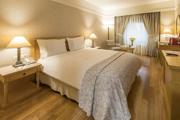 Superior Oda, 1 Büyük (Queen) Boy Yatak ( 1 Queen  Bed )