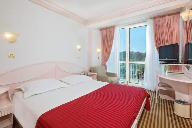 Economy room