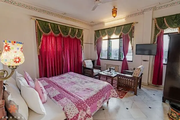 Deluxe Tek Büyük Yataklı Oda, 1 Büyük (Queen) Boy Yatak, Göl Manzaralı