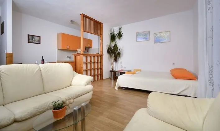 Apart Daire (Zrine - comfortable with a balcony - )