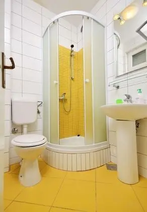 Apart Daire (Zrine - comfortable with a balcony - )