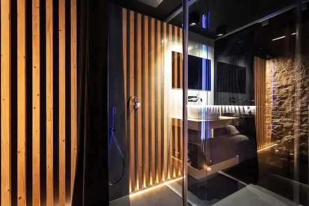 Superior Tek Büyük Yataklı Oda, Banyolu/Duşlu (The Black One Room)