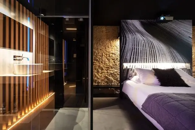 Superior Tek Büyük Yataklı Oda, Banyolu/Duşlu (The Black One Room)