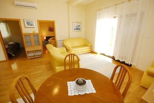 Standard Apart Daire, 2 Yatak Odası, Teras, Denize Bakan