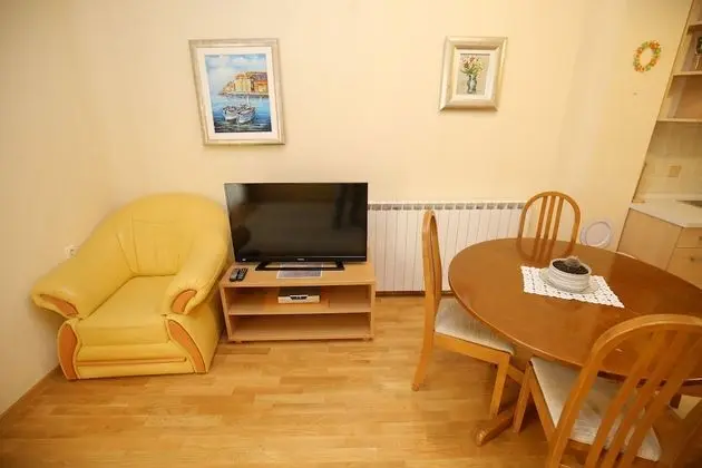 Standard Apart Daire, 2 Yatak Odası, Teras, Denize Bakan
