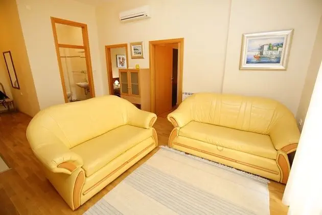 Standard Apart Daire, 2 Yatak Odası, Teras, Denize Bakan
