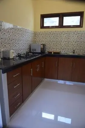 Stüdyo, Mutfak, Havuz Manzaralı