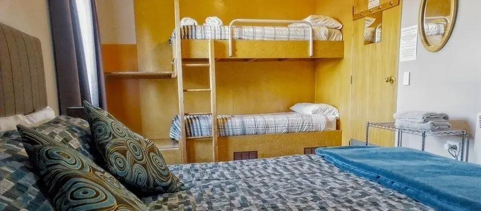 Family Tek Büyük Yataklı Oda