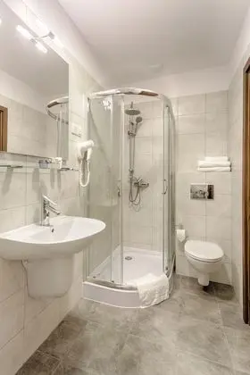 Tek Büyük veya İki Ayrı Yataklı Oda, Bahçe Manzaralı