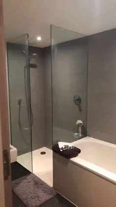 Tek Büyük Yataklı Oda, Banyolu/Duşlu