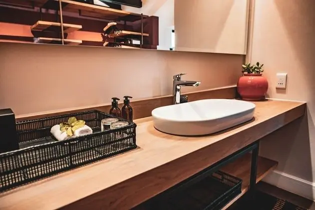 Luxury Oda