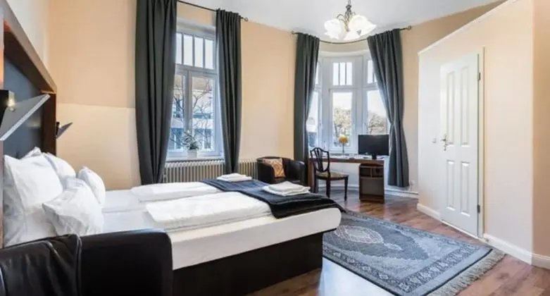 Tek Büyük Yataklı Oda (large)