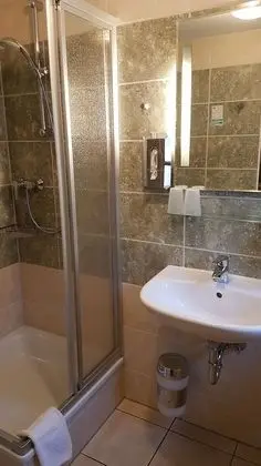 Tek Büyük Yataklı Oda, 1 Büyük (Queen) Boy Yatak, Sigara İçilmez, Dağ Manzaralı