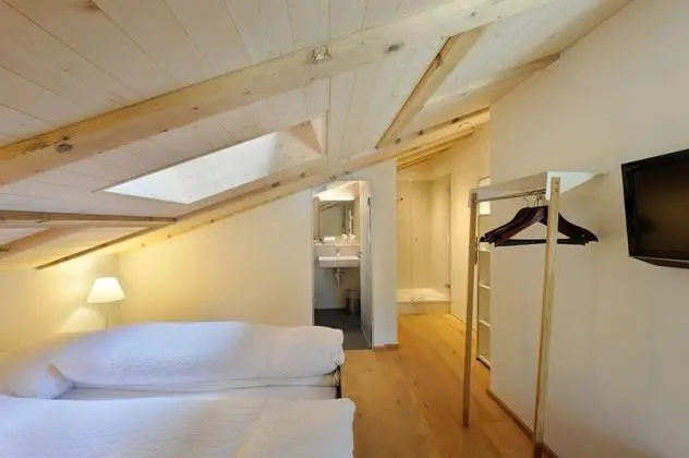 Classic Tek Büyük Yataklı Oda