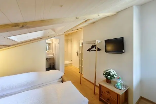 Classic Tek Büyük Yataklı Oda