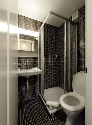 Tek Büyük Yataklı Oda, Balkon