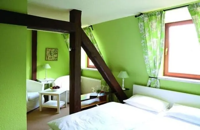 Tek Büyük Yataklı Oda