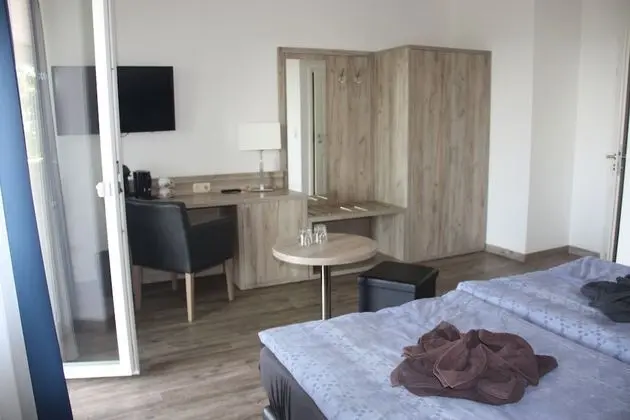 Tek Büyük Yataklı Oda, Kanal Manzaralı