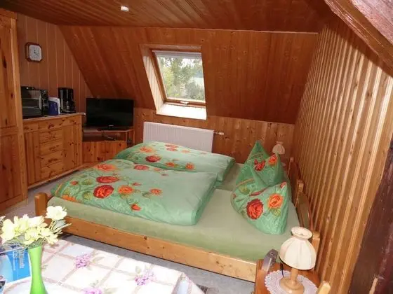 Comfort İki Ayrı Yataklı Oda, 1 Yatak Odası, Bahçe Manzaralı (Oybin 3*)